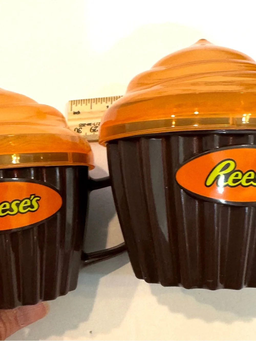 Reese's And Hershey Lava Cake Maker w/ Baking Cup and Lid Microwavable Set of 4